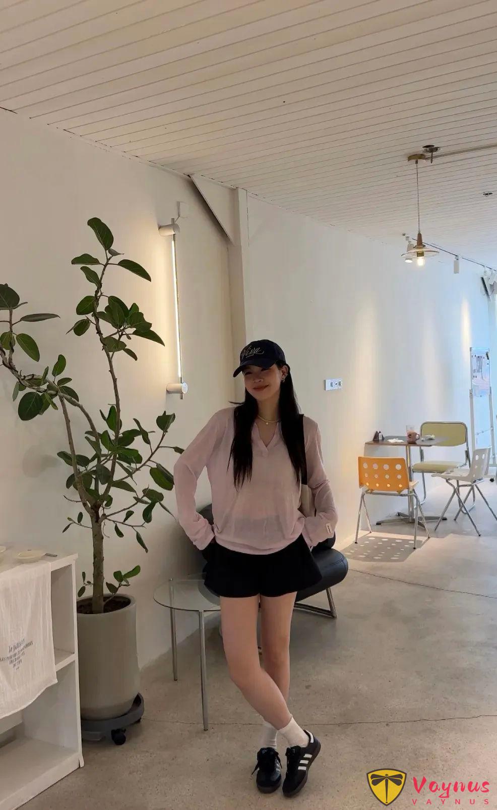 粉粉嫩嫩的俏皮穿搭很日常但是好看