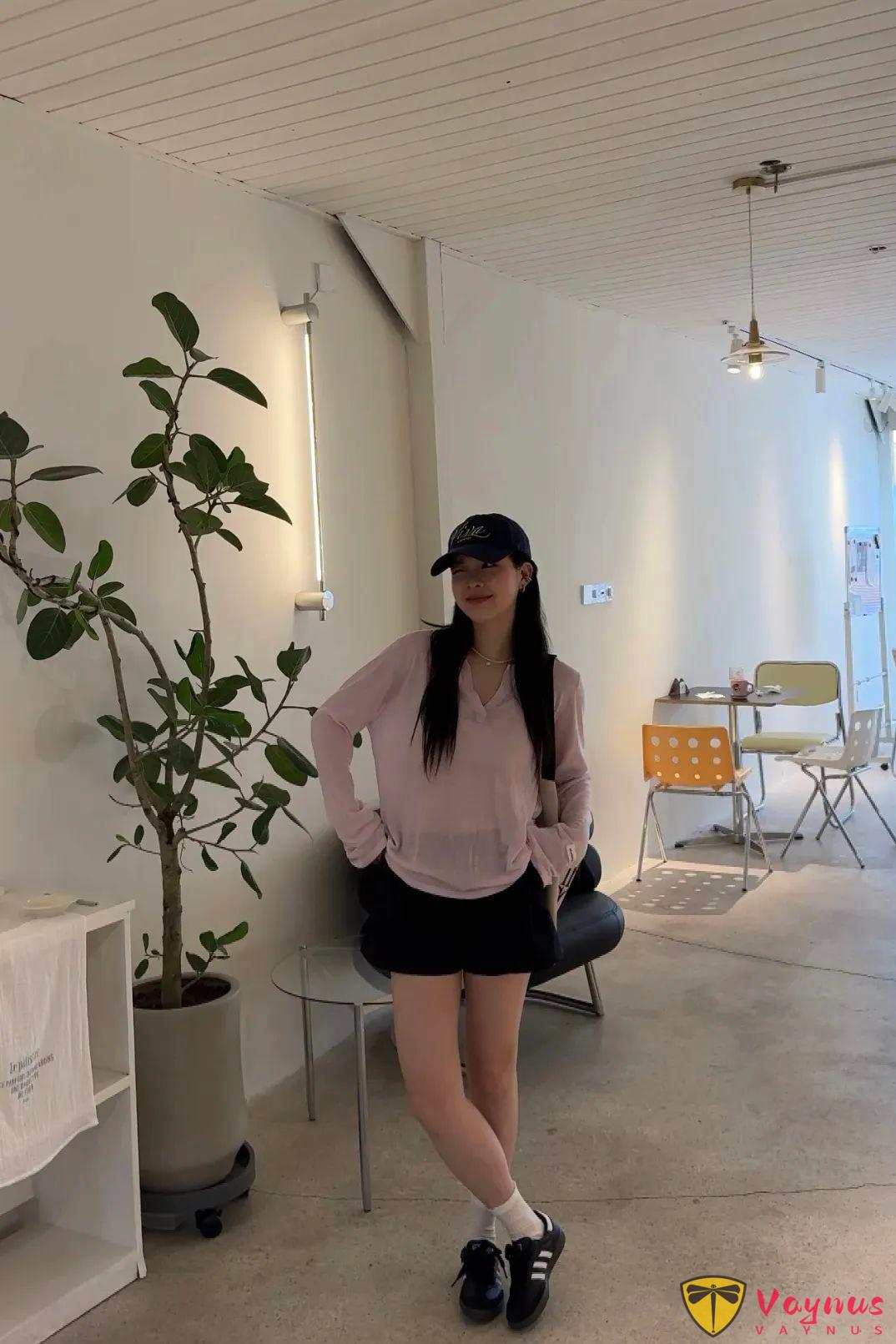 粉粉嫩嫩的俏皮穿搭很日常但是好看