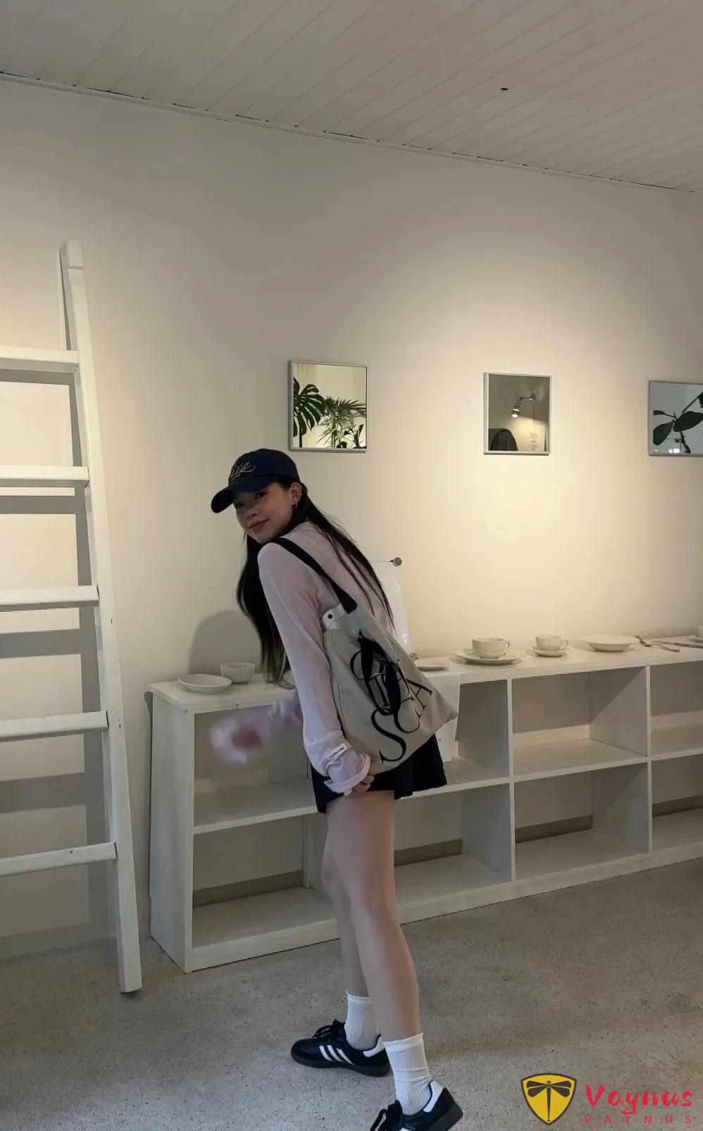 粉粉嫩嫩的俏皮穿搭很日常但是好看