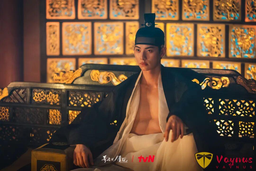 一部越看越上頭的愛情穿越美食韓劇《暴君的廚師》，上線後全球大爆！