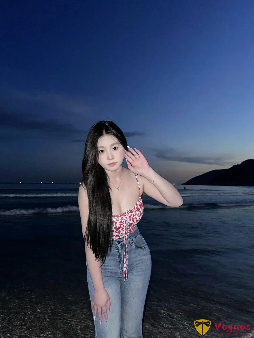 海邊拍照姿勢大揭秘，輕鬆拍出氛圍感美人