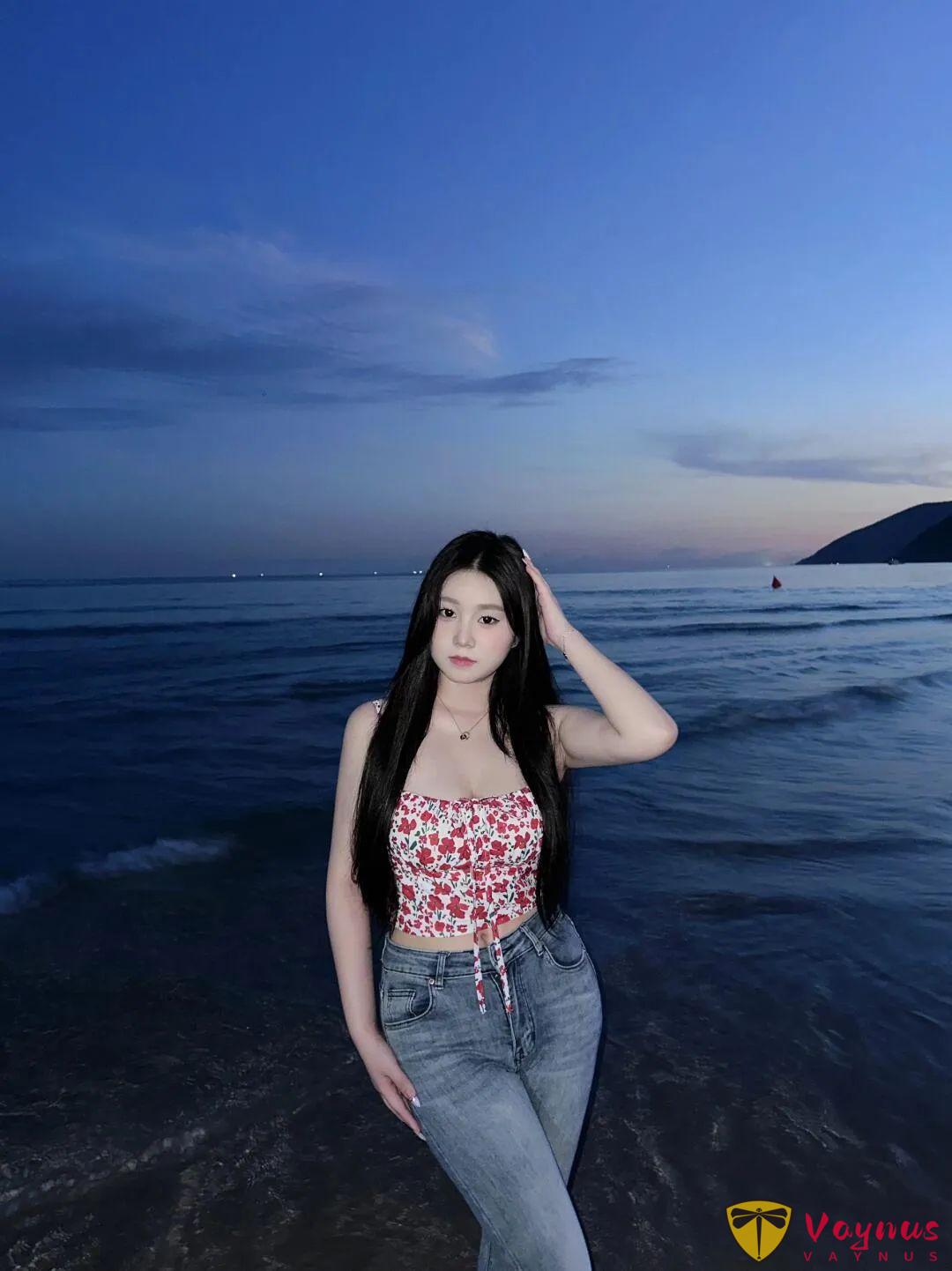 海邊拍照姿勢大揭秘，輕鬆拍出氛圍感美人