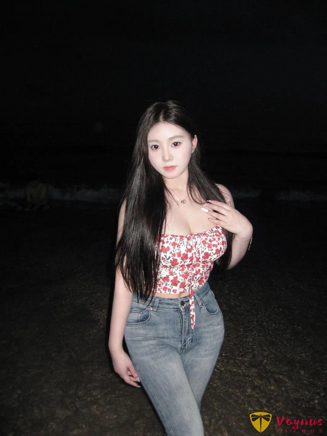 海邊拍照姿勢大揭秘，輕鬆拍出氛圍感美人