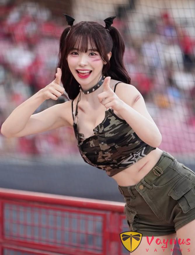 有个嘴大的女朋友，你就偷着乐吧！柯震东、李多慧首次同框