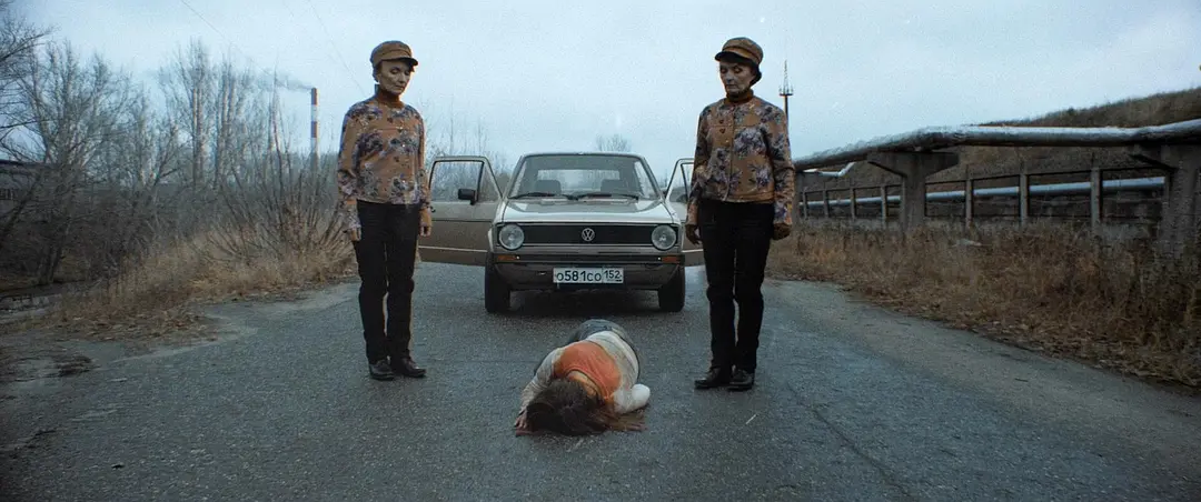 俄罗斯恐怖片《无眠美人》,睡眠剥夺的极致酷刑,超越生理极限的暴力美学