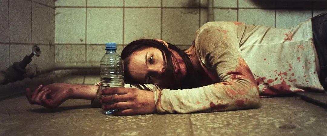 俄罗斯恐怖片《无眠美人》,睡眠剥夺的极致酷刑,超越生理极限的暴力美学