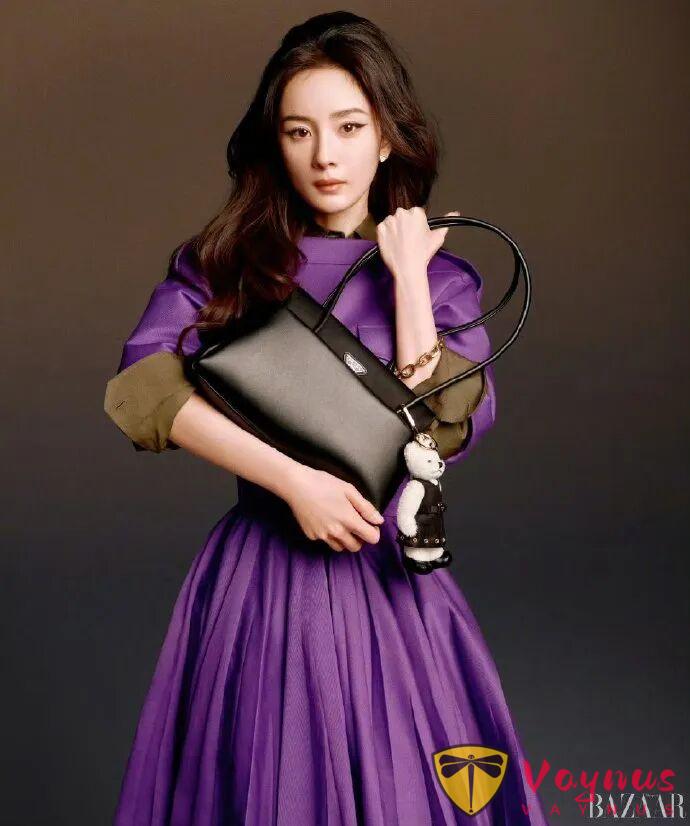 楊冪的女王權杖與男團的權重之爭：Prada出發圖背後的權力深水區