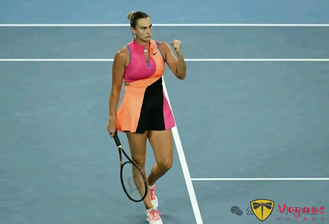 豪揽千万奖金!世界第一2-0横扫晋级,连续4年澳网冲冠,赛前合影遭对手拒绝