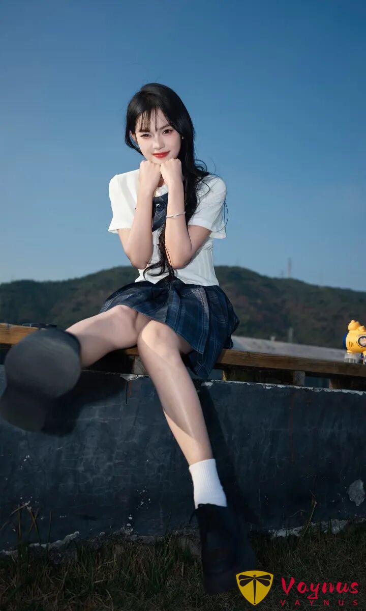 JK少女寫真,9個廣角仰拍姿勢,乾淨又通透,也太顯腿長了