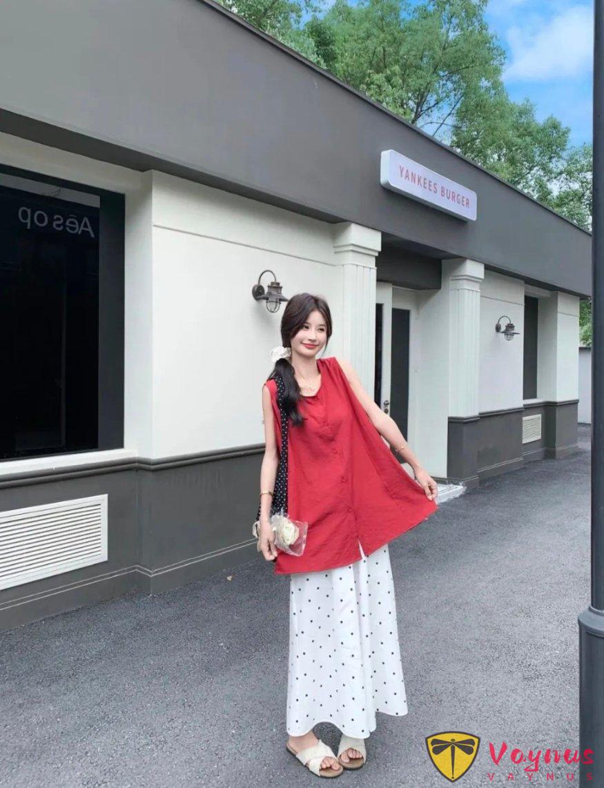 甜度超标：红色上衣+波点裤