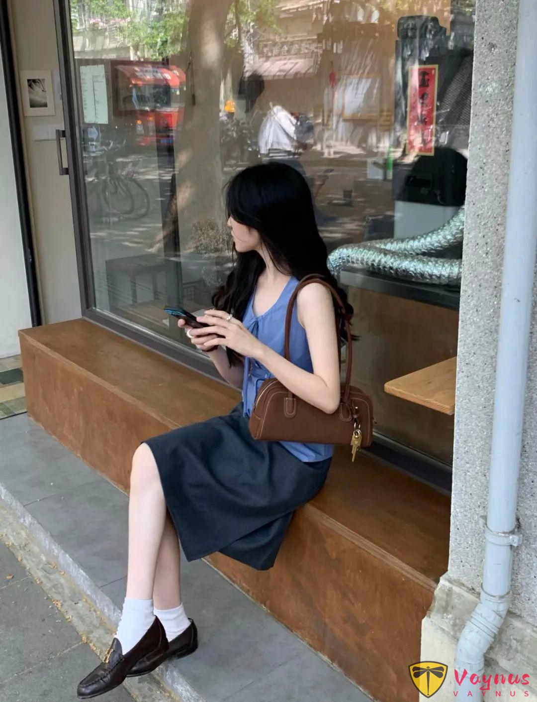 好看的灰藍色