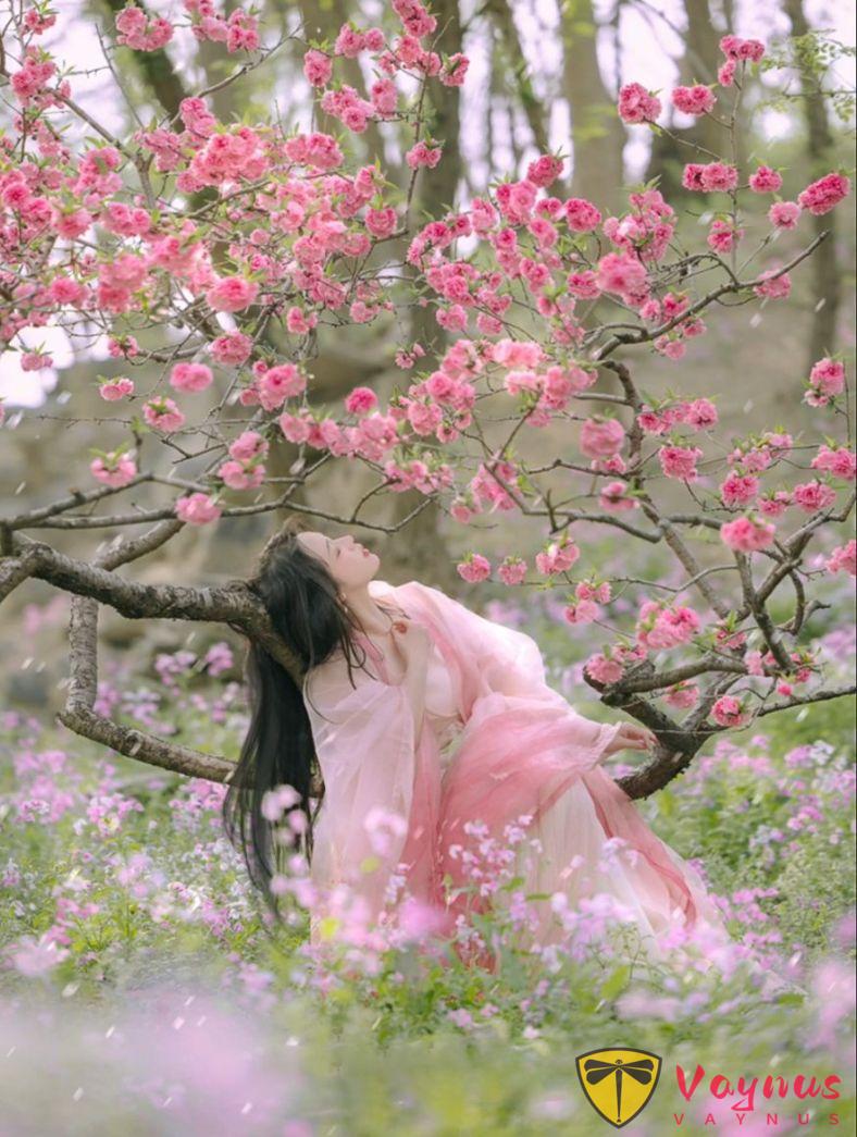 姿势越癫拍照越出片 | 春天花期赞爆朋友圈的绝美动作，谁拍谁漂亮！