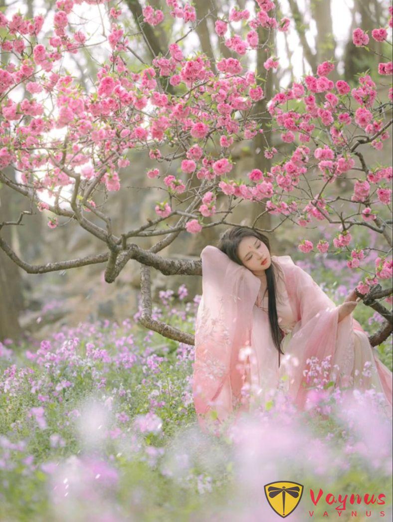 姿势越癫拍照越出片 | 春天花期赞爆朋友圈的绝美动作，谁拍谁漂亮！