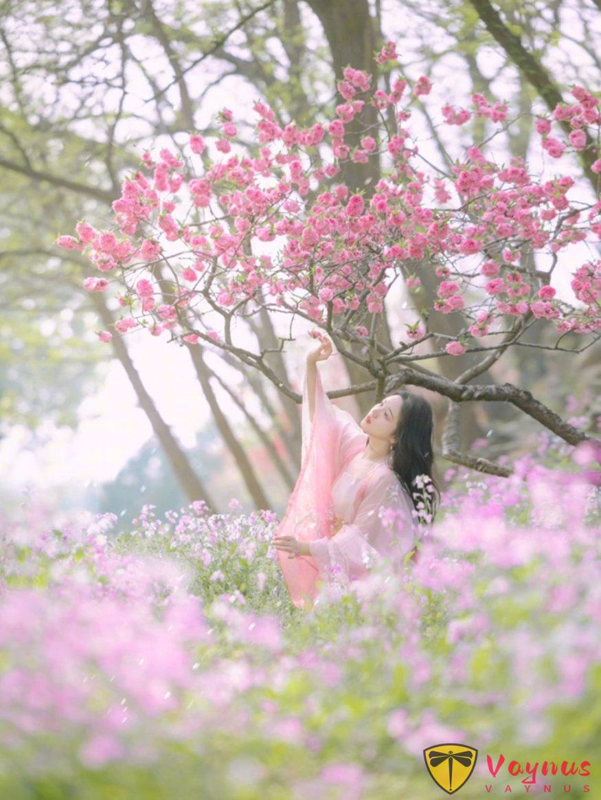 姿势越癫拍照越出片 | 春天花期赞爆朋友圈的绝美动作，谁拍谁漂亮！