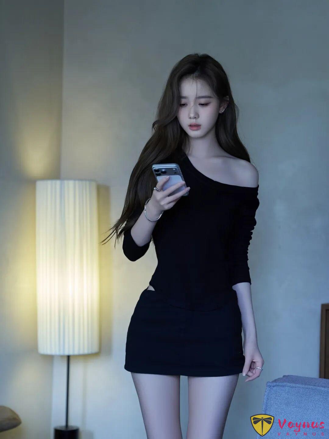 9个纯欲风居家拍照姿势,黑色露肩装太斩男,又纯又欲让人心动