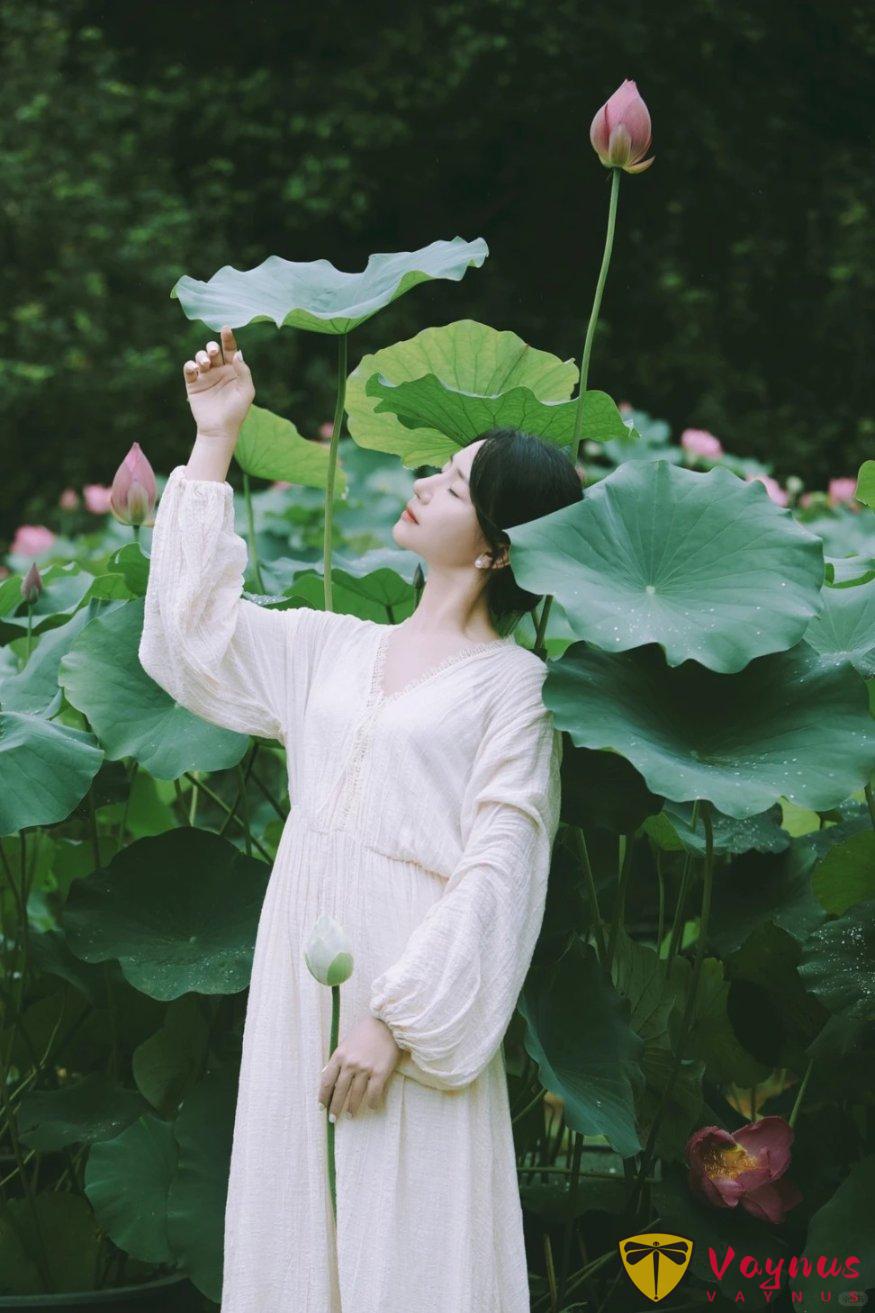 夏日荷花这么拍!get这五个拍照姿势+技巧!美翻朋友圈,秒变“花仙子”