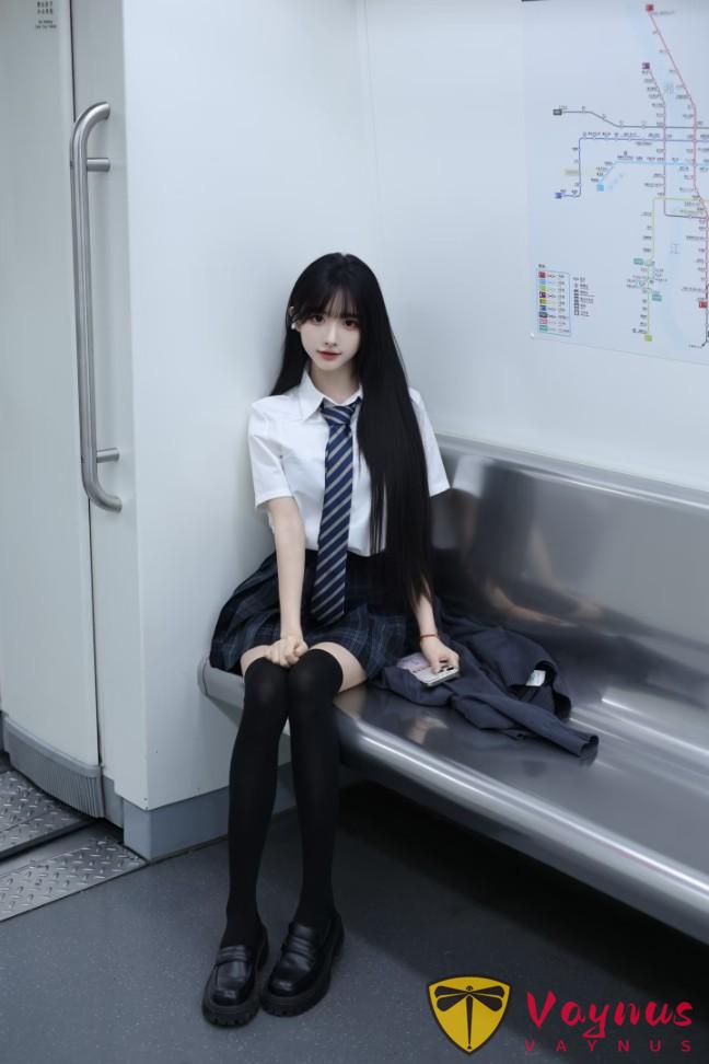 誰的DNA動了!9個地鐵JK拍照姿勢,秒變漫撕感少女,超出片