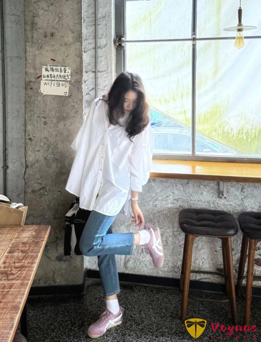 白色衬衫的早秋穿搭