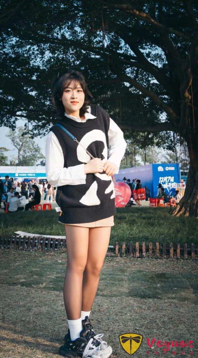 拒絕呆板打卡照,超簡單實用站姿出片姿勢get,普通女孩也能拍出大片感!