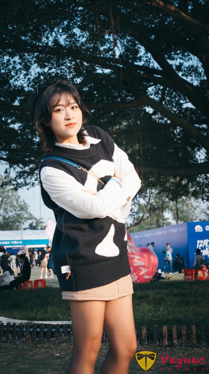 拒絕呆板打卡照,超簡單實用站姿出片姿勢get,普通女孩也能拍出大片感!