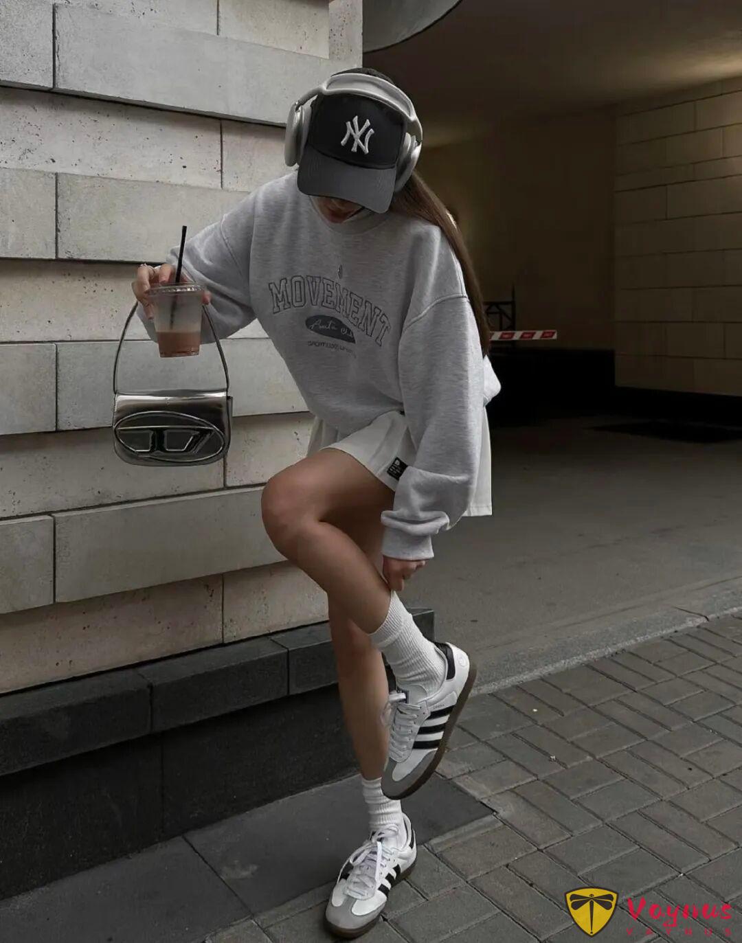 秋冬卫衣怎么搭