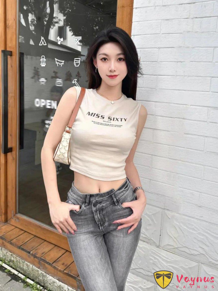 牛仔裤也能拍大片！女生9招拍照动作直接拉满氛围感，显瘦显高又显气质