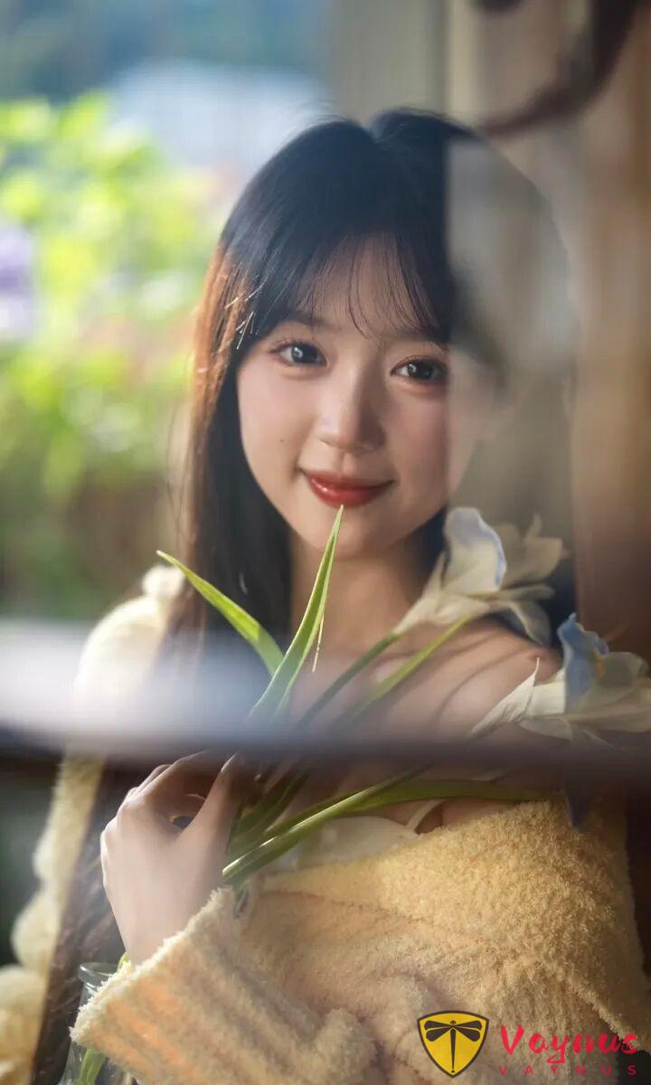 9個冬日居家拍照姿勢，窗邊光影+慵懶毛衣，治癒系大片美哭朋友圈