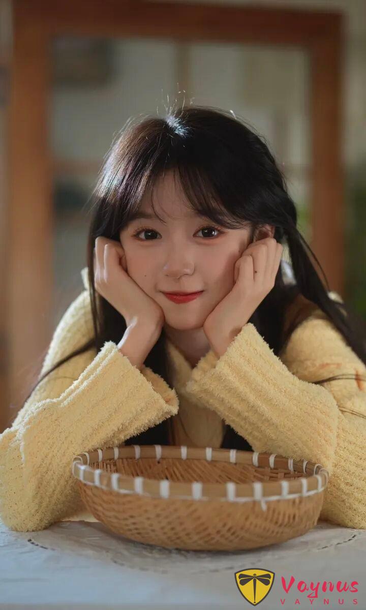 9個冬日居家拍照姿勢，窗邊光影+慵懶毛衣，治癒系大片美哭朋友圈