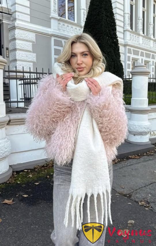 冬季離不開各種毛毛外套！