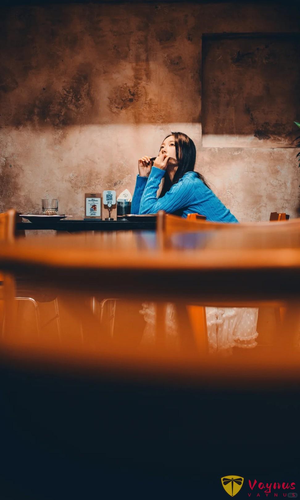 太絕了，咖啡館還可以這樣拍！隨手拍都像電影截圖～