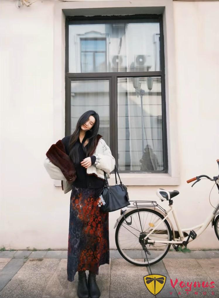 逛街怎么拍?6个i人小幅度街边拍照姿势,出门玩照着拍秒出片