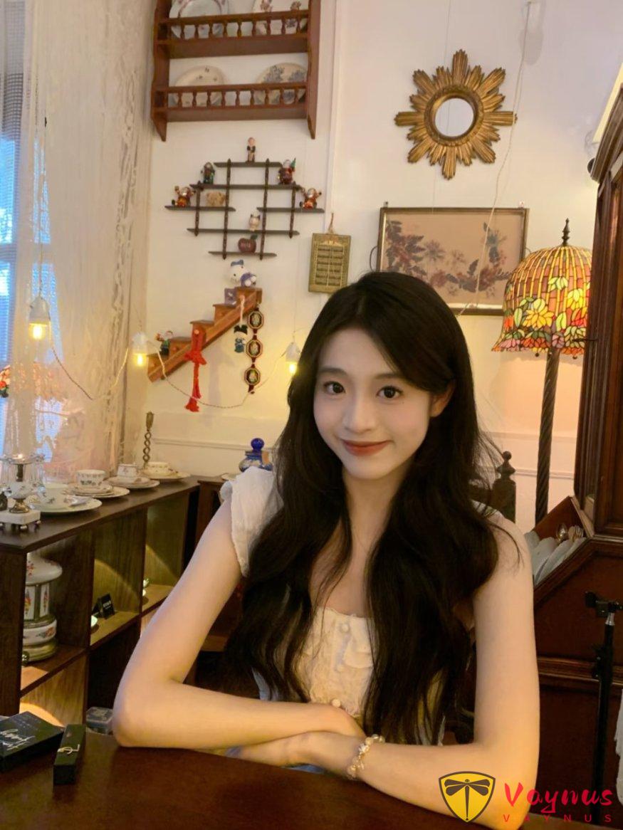 万能坐姿拍照，9个动作，在任何咖啡店都能拍出ins博主感