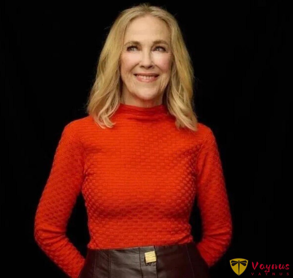 1769821765992060219.jpg 從《小鬼當家/寶貝智多星》到《富貴逼人來》:加拿大喜劇女王凱瑟琳·奧哈拉(Catherine O’Hara)去世