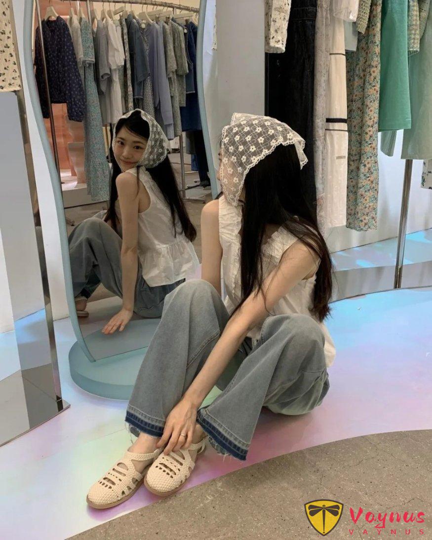 白色娃娃衫穿搭灵感
