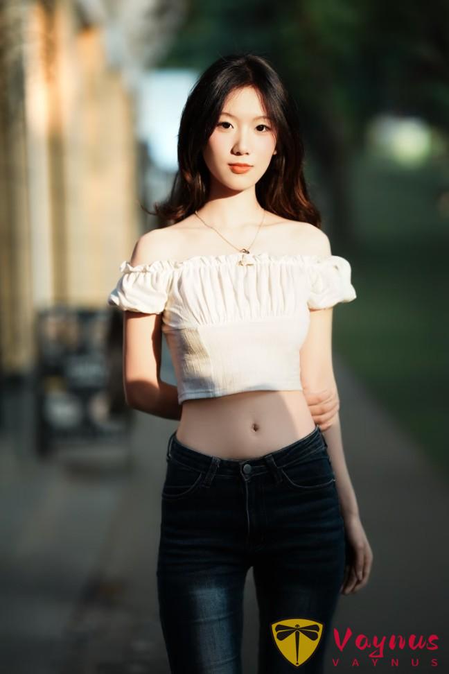 街拍牛仔風，9個溫柔少女姿勢，治癒甜美顯臉小，簡約乾淨顯氣質