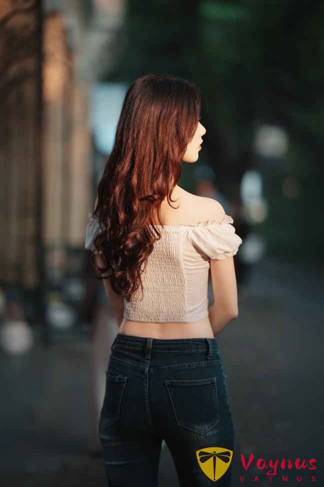 街拍牛仔風，9個溫柔少女姿勢，治癒甜美顯臉小，簡約乾淨顯氣質