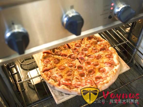 與新鮮出爐的披薩相比,冷凍披薩好吃嗎?怎麼挑選?