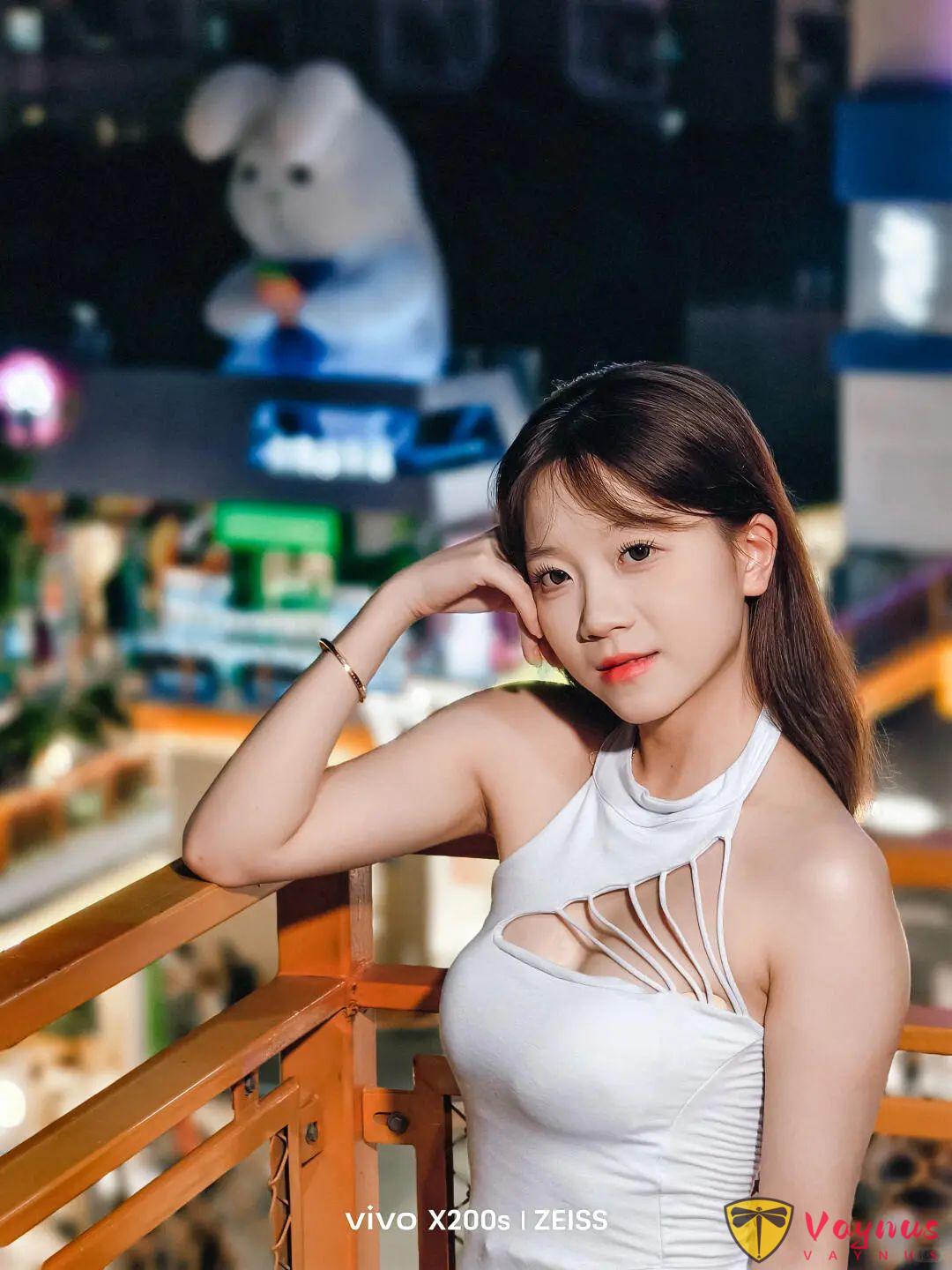 解鎖夜景甜妹拍照公式，幾個小技巧教你拍出發光少女感！
