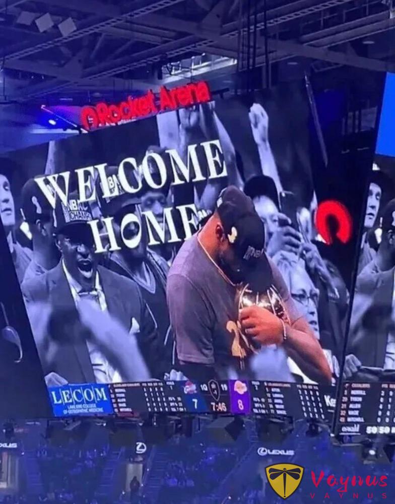 湖人30分惨败骑士：致敬与崩盘的冰火两重天