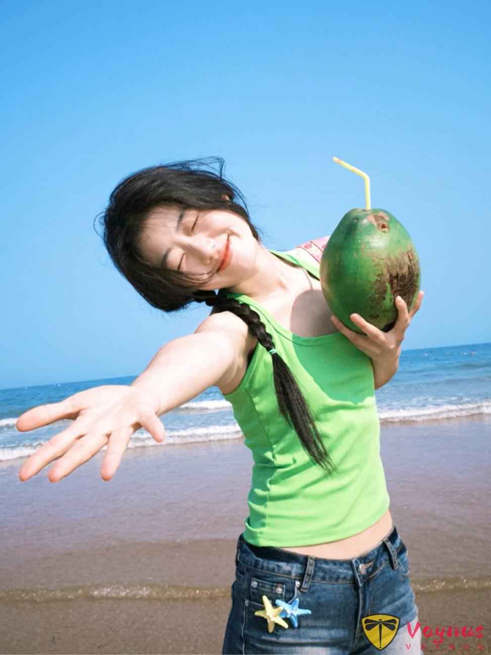 8个超有活人感的海边旅行拍照姿势，自由又有氛围感～ 包出片的！