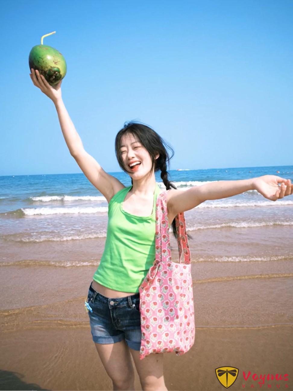 8个超有活人感的海边旅行拍照姿势，自由又有氛围感～ 包出片的！