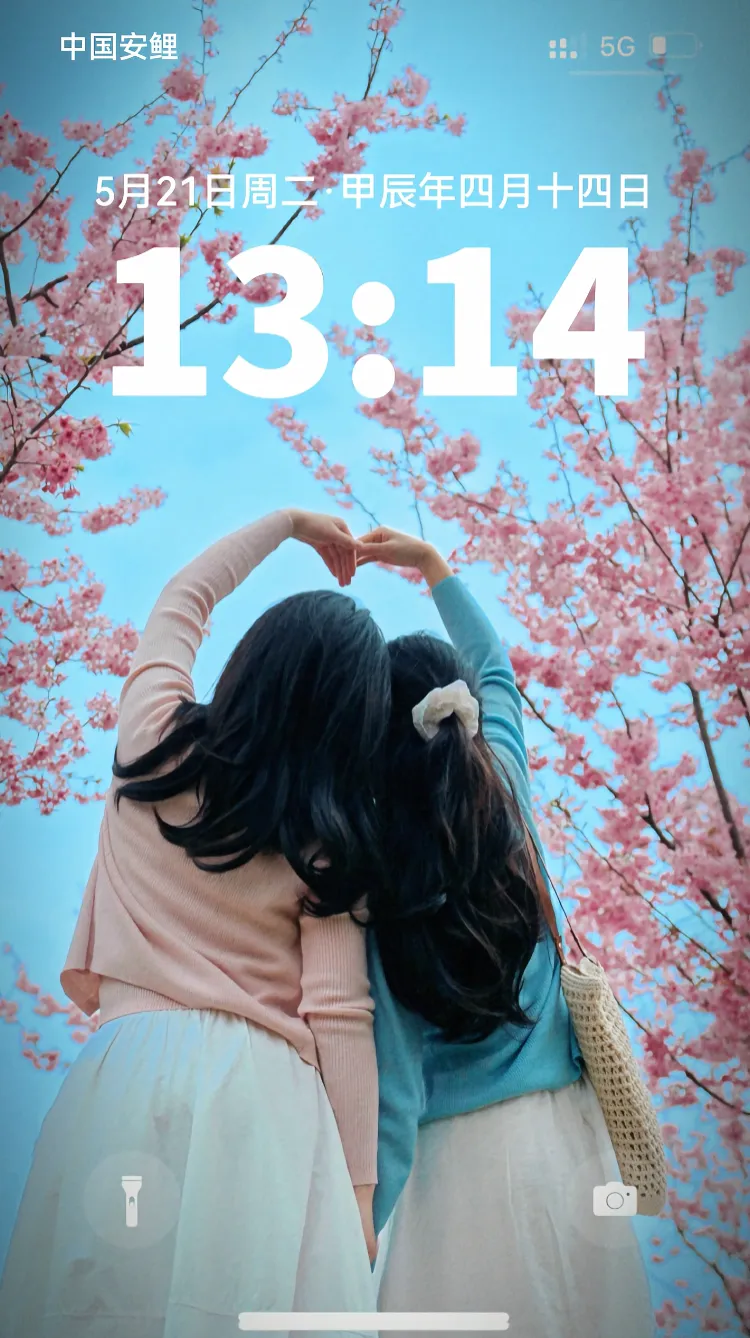 和姐妹看樱花这样拍！连空气都是甜的，不露脸也美到犯规！