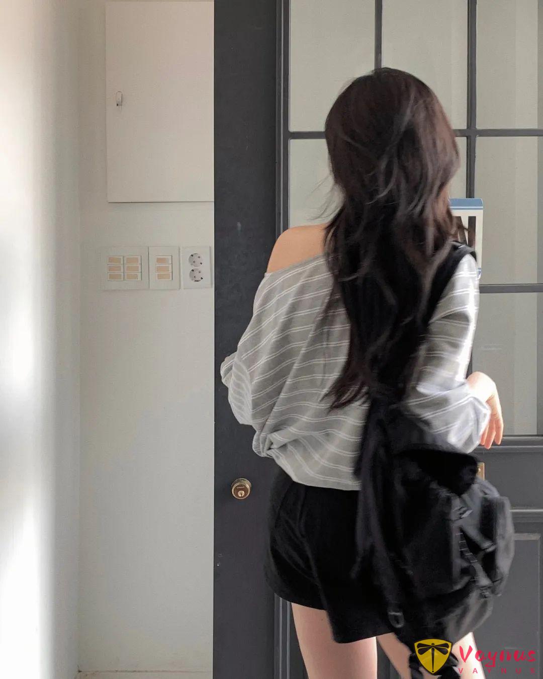 好看的条纹上衣怎么搭