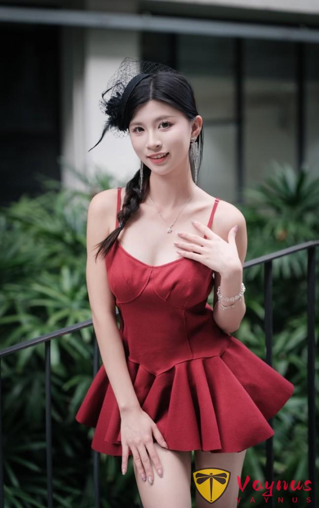 9個顯身材紅裙拍照姿勢，性感嫵媚不落俗，這身材殺誰能頂得住