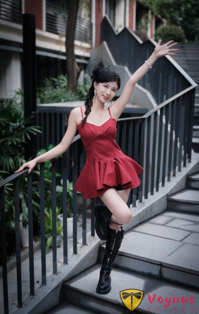 9個顯身材紅裙拍照姿勢，性感嫵媚不落俗，這身材殺誰能頂得住