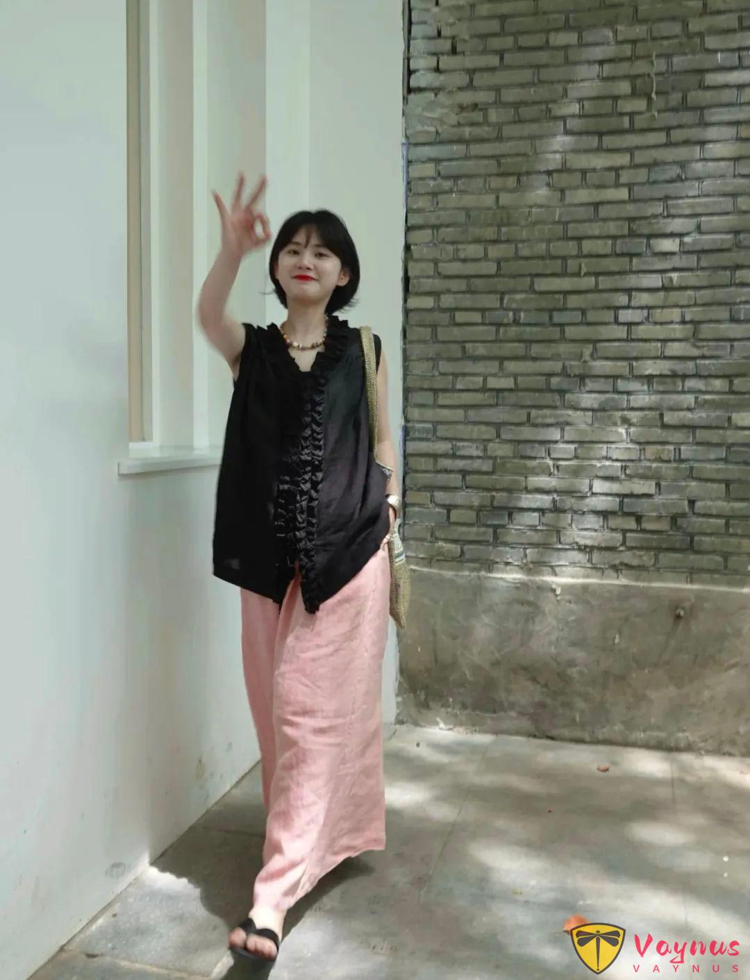 黑配粉的绝美穿搭