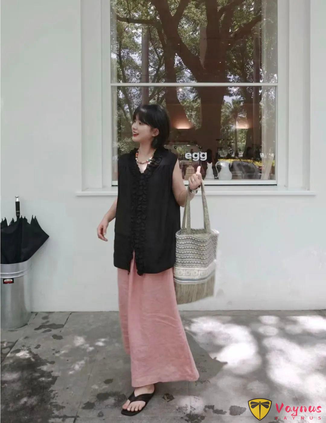 黑配粉的绝美穿搭