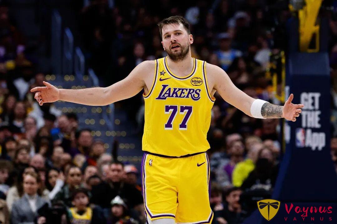 “湖三崩”再现，湖人这场诸事不顺