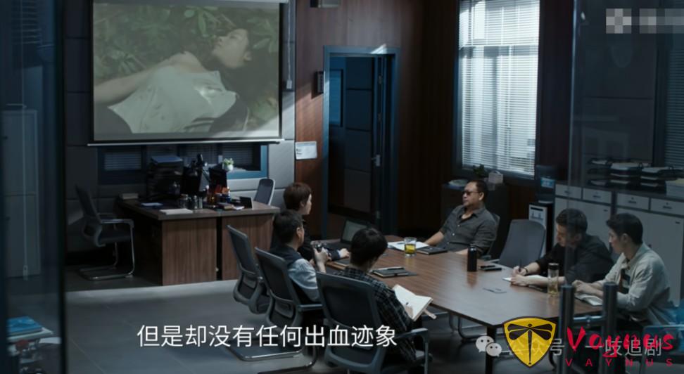 全程戴墨鏡裝酷，臺詞黏糊，58歲姜武帶來國際影帝“教科書”式演技