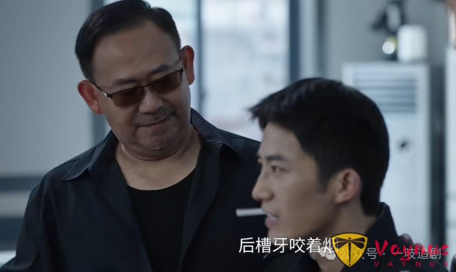 全程戴墨鏡裝酷，臺詞黏糊，58歲姜武帶來國際影帝“教科書”式演技